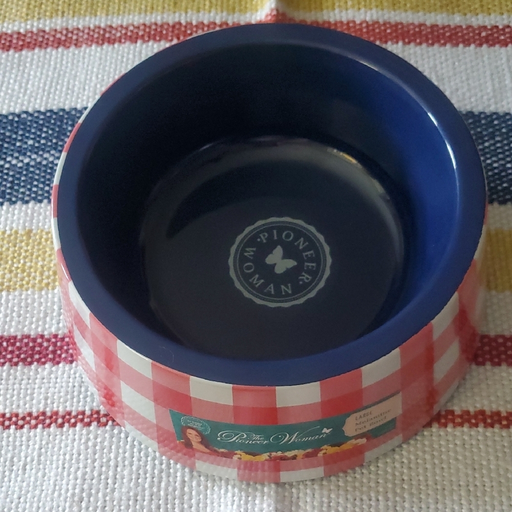 The Pioneer Woman Red and White Checkered Melamine Pet Bowl